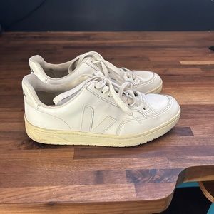Veja white on white women’s sneakers size 7 1/2